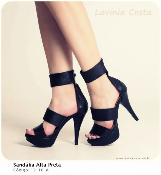 SANDALIA ALTA PRETA R$ 120,00