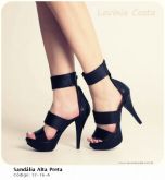 SANDALIA ALTA PRETA R$ 120,00